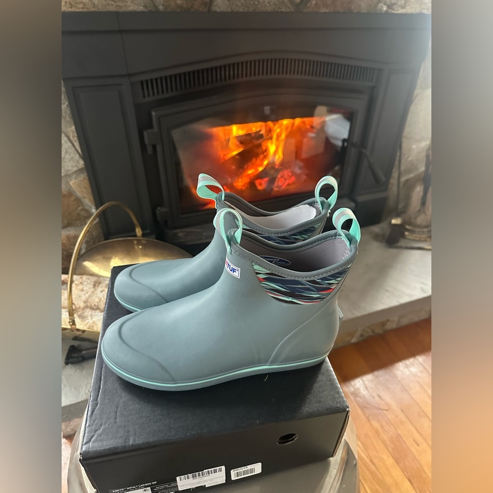 XTRATUF Women's sz 11 Waterproof Ankle Deck Boots XWAB-2BG Blue and Beach Glass